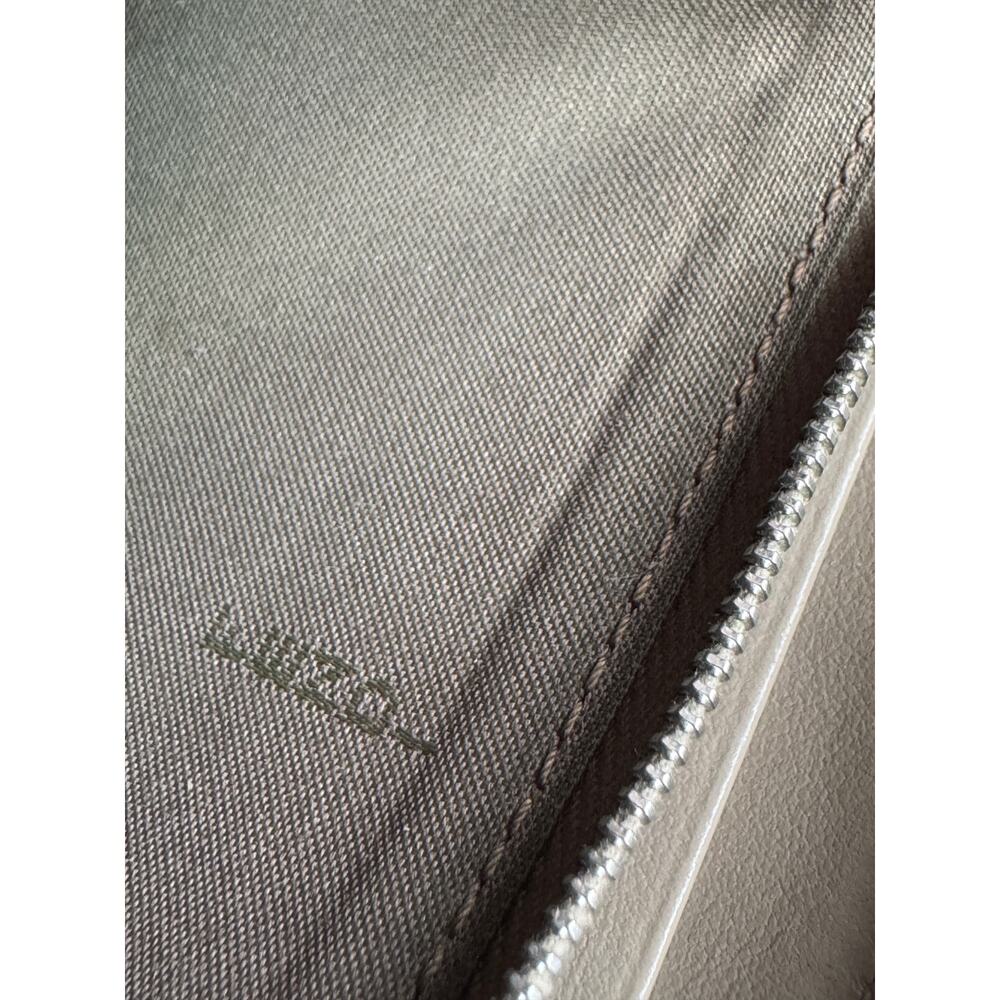 Fendi By the Way  Zip Around Leather Wallet - Picture 5 of 10